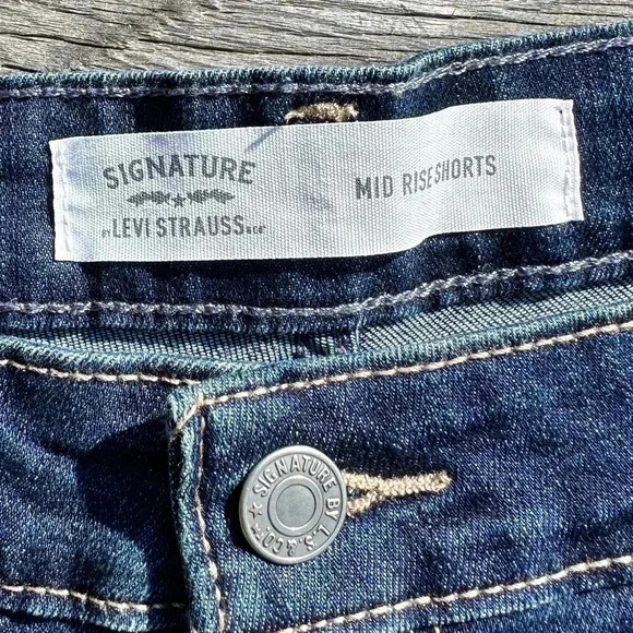 Levi Strauss Signature Mid Rise Jean Shorts Sz 32 - Picture 2 of 4